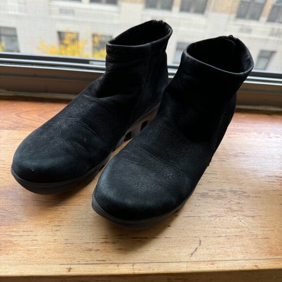 L'Amour Des Pieds Bootie Hadirat Black Nubuck Size 6.5 - Picture 4 of 9